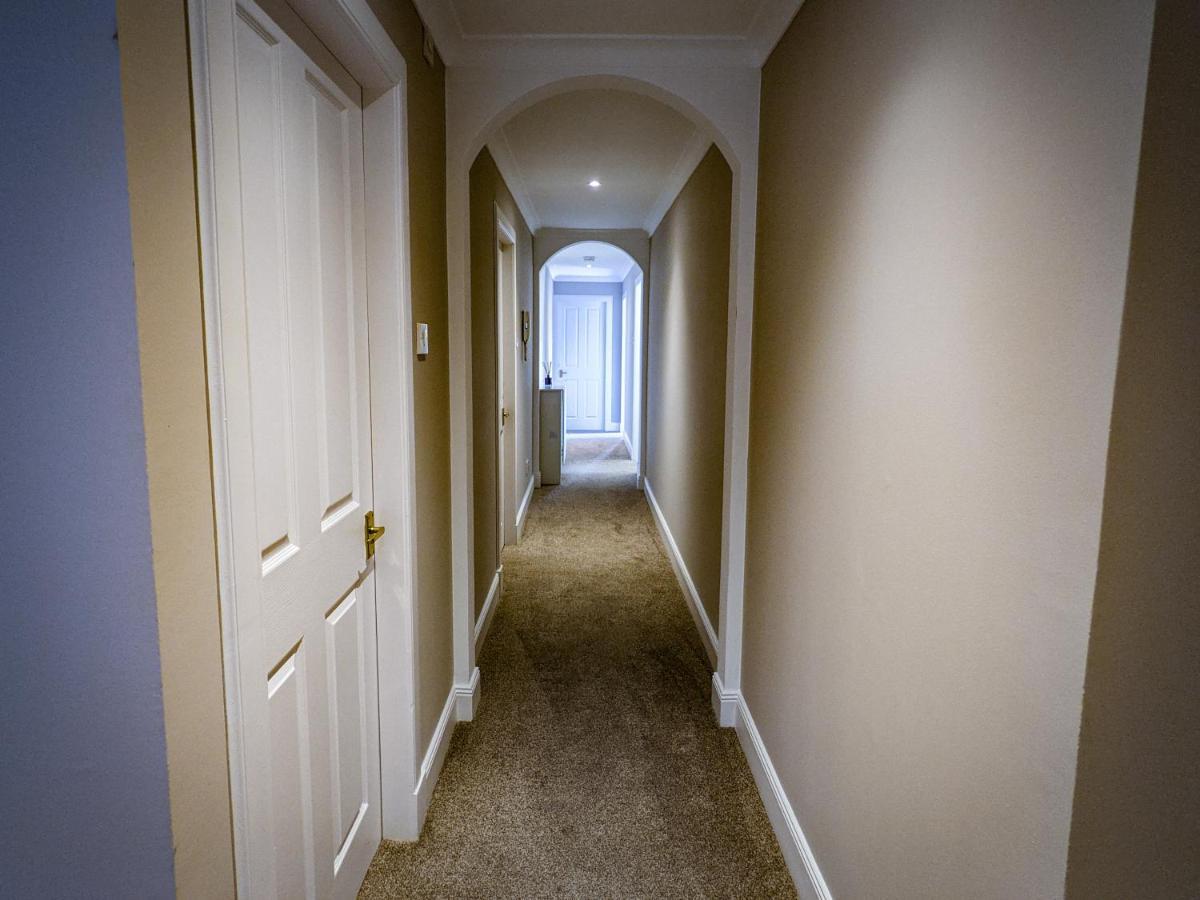 Beautiful Spacious Central Flat, Питлохри Экстерьер фото