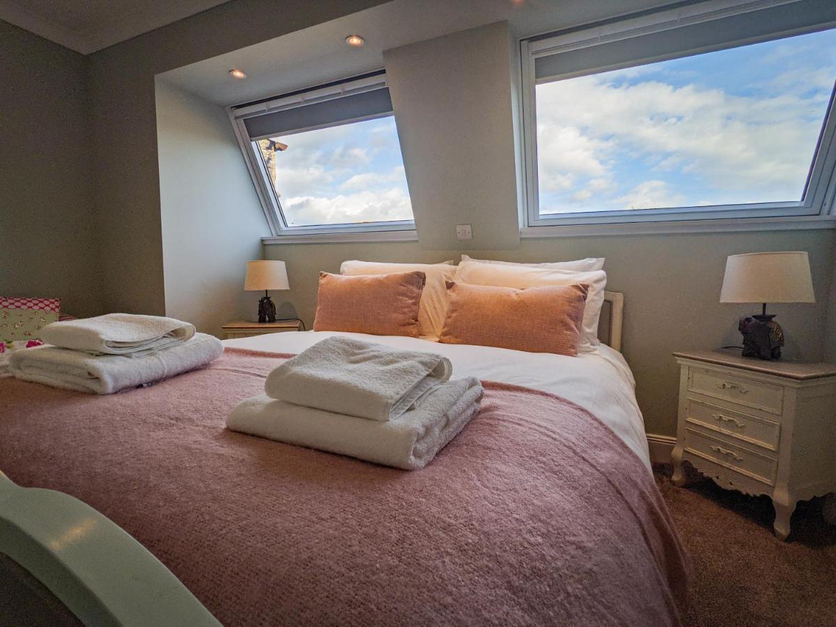 Beautiful Spacious Central Flat, Питлохри Экстерьер фото