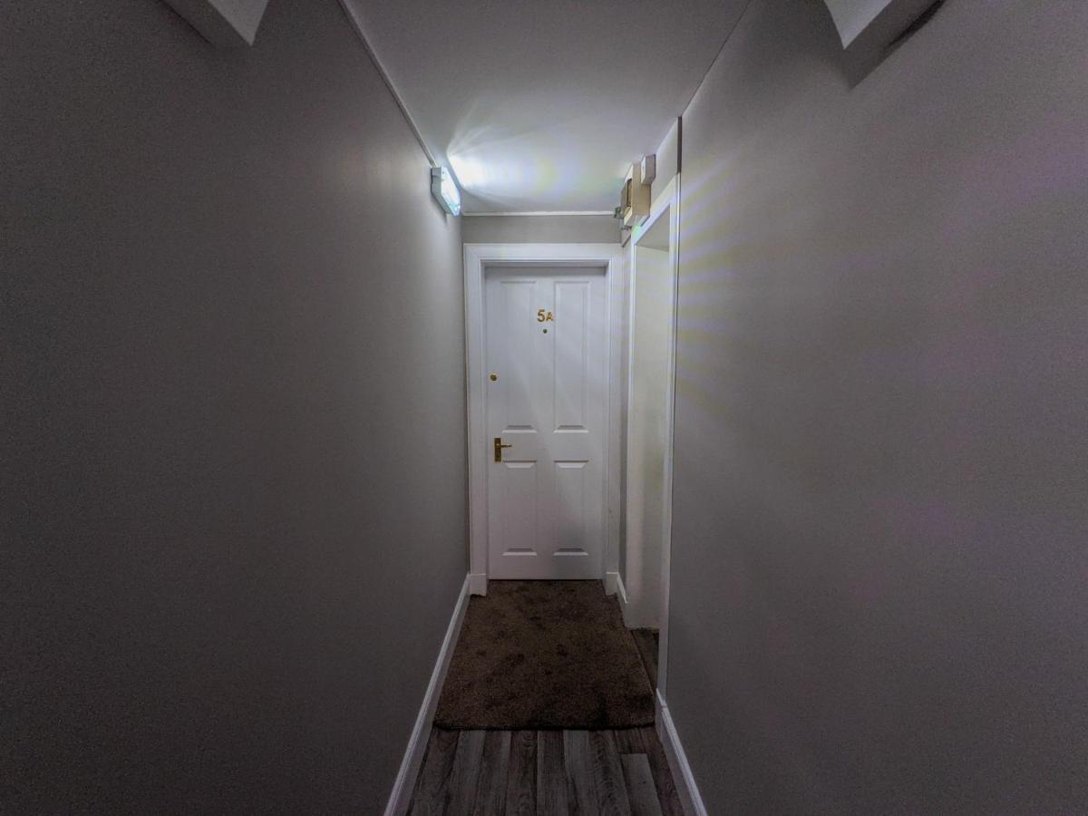 Beautiful Spacious Central Flat, Питлохри Экстерьер фото
